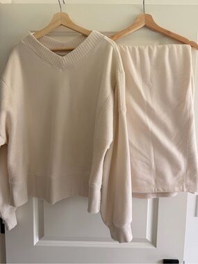 Aerie Après-Chill Sweatshirt and Trouser Set